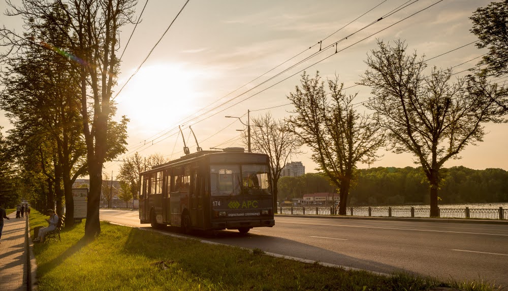 У Тернополі тимчасово змінено рух тролейбусів №2, 5 та 6 через ремонт на вул. Руській У Тернополі тимчасово змінено рух тролейбусів №2, 5 та 6 через ремонт на вул. Руській